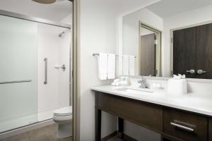 Homewood Suites By Hilton Denver Airport Tower Road的一间浴室