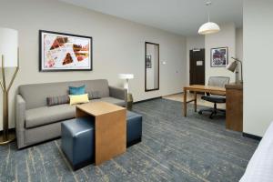 Homewood Suites By Hilton Denver Airport Tower Road的休息区
