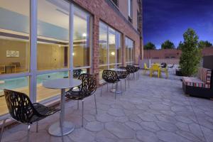 Πισίνα στο ή κοντά στο Home2 Suites By Hilton West Bloomfield, Mi