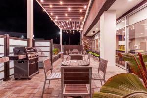 Posezení v ubytování Home2 Suites By Hilton Toronto/Brampton, On