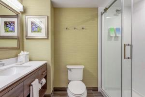 Koupelna v ubytování Home2 Suites By Hilton Toronto/Brampton, On
