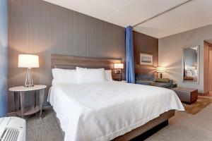 Postel nebo postele na pokoji v ubytování Home2 Suites By Hilton Toronto/Brampton, On
