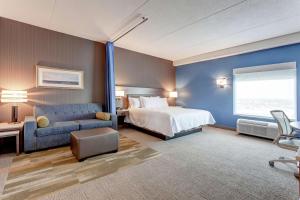 Postel nebo postele na pokoji v ubytování Home2 Suites By Hilton Toronto/Brampton, On