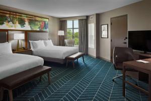 The Bevy Hotel Boerne, A Doubletree By Hilton客房内的一张或多张床位