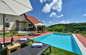 Bazén v ubytování Beautiful Home In Pregrada With Kitchen nebo v jeho okolí