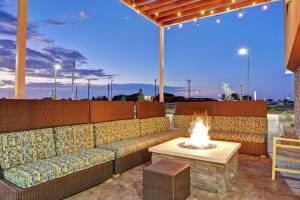 Posezení v ubytování Home2 Suites By Hilton Pecos Tx