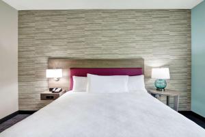 Postel nebo postele na pokoji v ubytování Home2 Suites By Hilton Pecos Tx