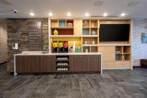 Home2 Suites By Hilton Portland Hillsboro的厨房或小厨房