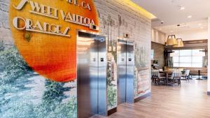 里弗赛德Hampton Inn Riverside Downtown的相册照片