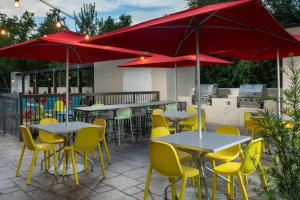 Home2 Suites By Hilton St. Augustine I-95餐厅或其他用餐的地方
