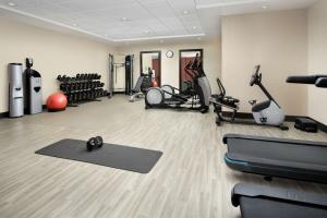 Home2 Suites By Hilton St. Augustine I-95的健身中心和/或健身设施