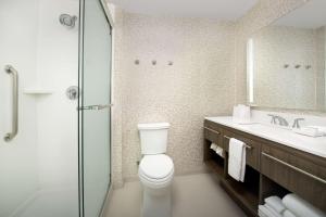 Home2 Suites By Hilton St. Augustine I-95的一间浴室