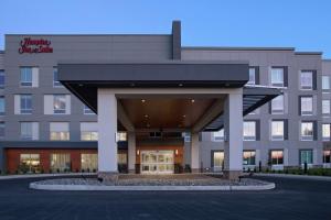 una rappresentazione della parte anteriore di un edificio ospedaliero di Hampton Inn & Suites Kutztown, Pa a Kutztown