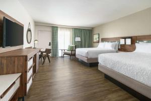 Postel nebo postele na pokoji v ubytování Hampton Inn Key West FL