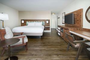 Postel nebo postele na pokoji v ubytování Hampton Inn Key West FL