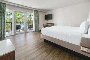 Postel nebo postele na pokoji v ubytování Hampton Inn Key West FL