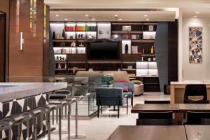 Tru By Hilton Denver Downtown Convention Center的休息区