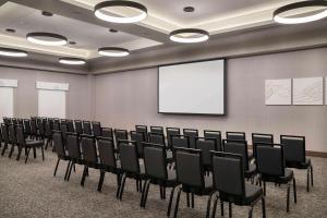 Tru By Hilton Denver Downtown Convention Center商务区和/或会议室