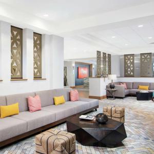 Posezení v ubytování DoubleTree by Hilton San Antonio Northwest - La Cantera