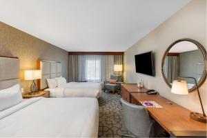 Postel nebo postele na pokoji v ubytování DoubleTree by Hilton San Antonio Northwest - La Cantera