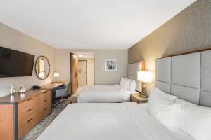 Postel nebo postele na pokoji v ubytování DoubleTree by Hilton San Antonio Northwest - La Cantera
