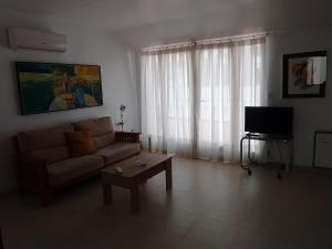 Μια τηλεόραση ή/και κέντρο ψυχαγωγίας στο ÁTICO CENTRO