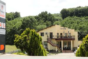 Building kung saan naroon ang guest house