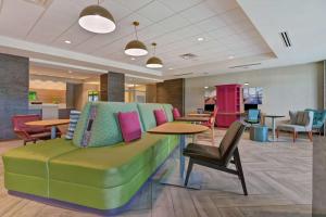 Loungen eller baren på Home2 Suites By Hilton West Palm Beach Airport