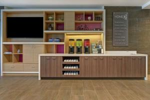 Home2 Suites By Hilton West Palm Beach Airport的酒水