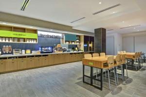 Home2 Suites By Hilton West Palm Beach Airport的酒水