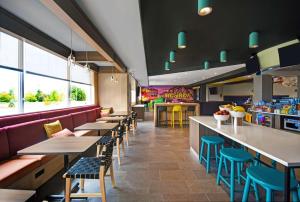 Restaurace v ubytování Tru By Hilton Monroe, MI