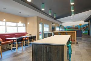 Tru By Hilton Knoxville West Turkey Creek的休息区