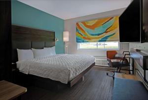 Tru By Hilton Knoxville West Turkey Creek客房内的一张或多张床位