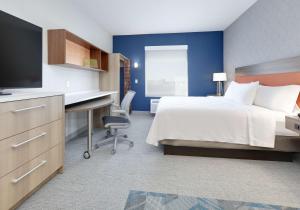 Voodi või voodid majutusasutuse Home2 Suites By Hilton Euless Dfw West, Tx toas
