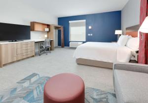 Televiisor ja/või meelelahutuskeskus majutusasutuses Home2 Suites By Hilton Euless Dfw West, Tx