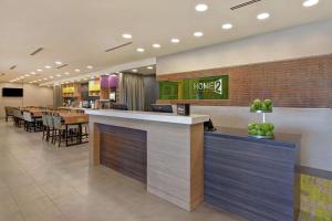 Home2 Suites By Hilton Buckeye Phoenix餐厅或其他用餐的地方