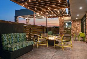 Home2 Suites By Hilton Tracy, Ca的休息区