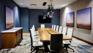 Konferenční prostory v ubytování DoubleTree by Hilton Windsor, ON