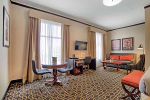 The Peery Salt Lake City Downtown, Tapestry Collection by Hilton的电视和/或娱乐中心
