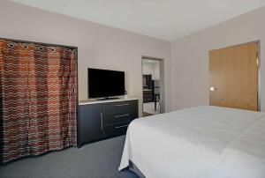 Home2 Suites By Hilton Yuma Pivot Point客房内的一张或多张床位
