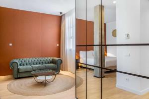 Część wypoczynkowa w obiekcie Atocha Hotel Madrid, Tapestry Collection by Hilton