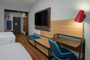 Postel nebo postele na pokoji v ubytování Tru By Hilton Columbus Airport