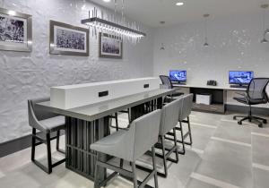 Homewood Suites By Hilton Irvine Spectrum Lake Forest商务区和/或会议室