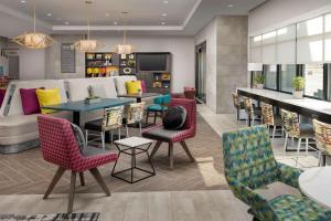 Posezení v ubytování Home2 Suites by Hilton Denver Central Park