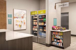 Supermarket nebo jiné obchody v  hotelu nebo okolí