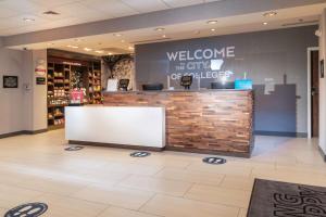 Hampton Inn & Suites Conway, Ar大厅或接待区