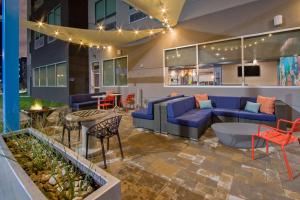 Tru By Hilton Waco South的休息区
