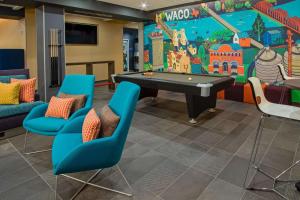 Tru By Hilton Waco South的休息区
