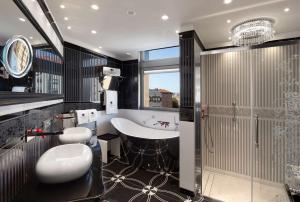 DoubleTree By Hilton A Coruña的休息区