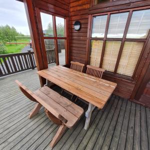 Svalir eða verönd á Minniborgir Cabins